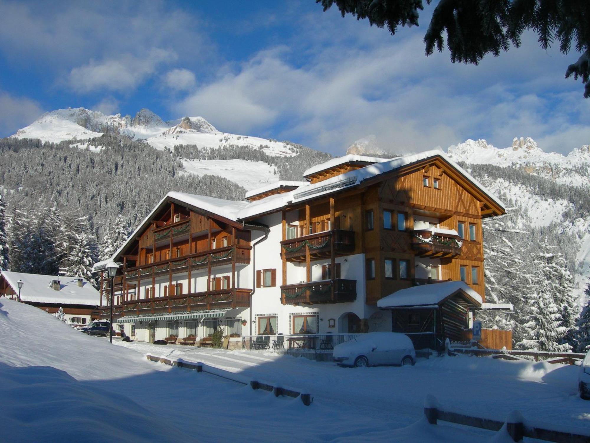 Hotel Gran Mugon Vigo di Fassa Exterior photo